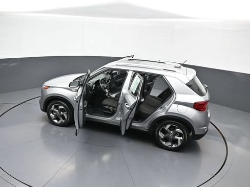 Certified 2024 Hyundai Venue SEL FWD image 44