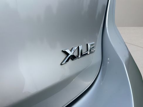 Used 2013 Toyota Venza XLE w/ XLE Premium Pkg FWD image 33
