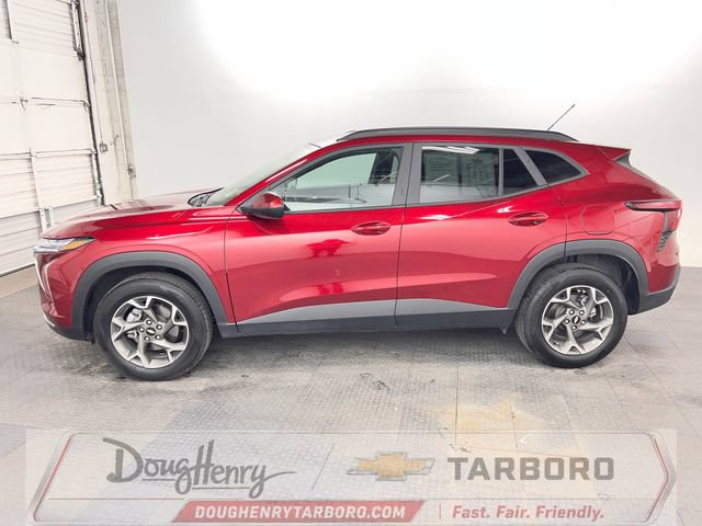 Used 2025 Chevrolet Trax LT w/ LT Convenience Package FWD image 6