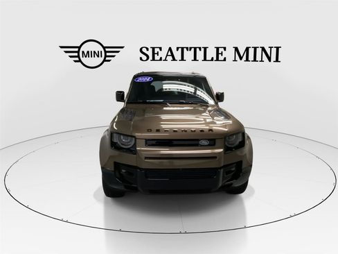 Used 2024 Land Rover Defender 110 X-Dynamic SE image 3