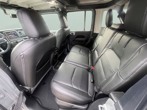 Used 2022 Jeep Wrangler Unlimited Sahara w/ Cold Weather Group image 27