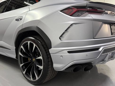 Used 2022 Lamborghini Urus AWD/4WD image 20