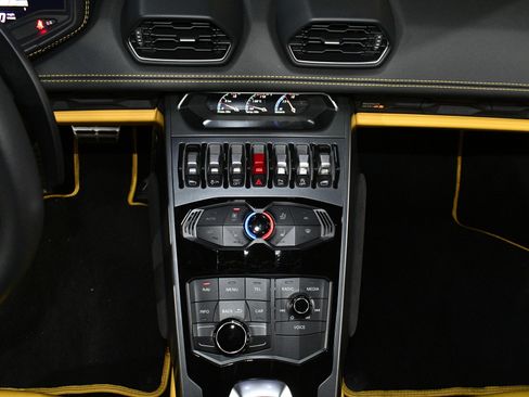 Used 2018 Lamborghini Huracan LP 580-2 image 33