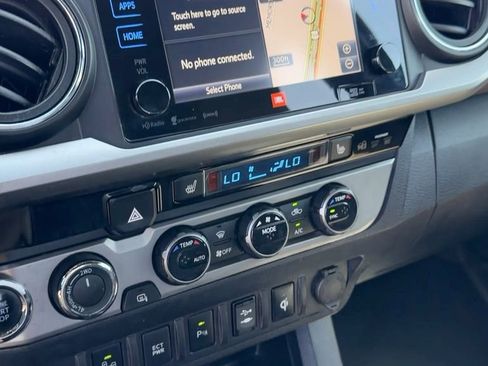 Used 2016 Toyota Tacoma Limited w/ Towing Package image 30