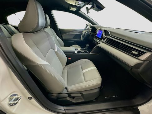 Used 2025 Toyota Camry SE FWD image 31