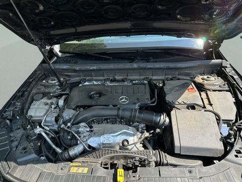 Used 2022 Mercedes-Benz GLB 250 image 17