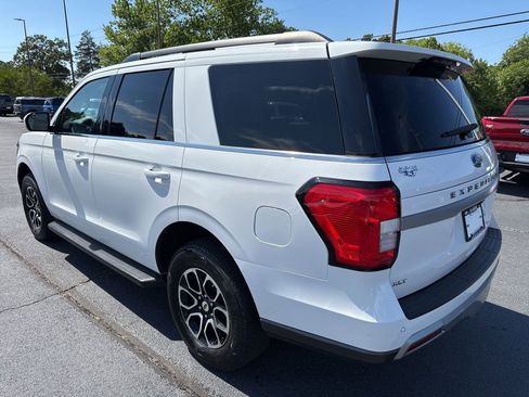 Used 2024 Ford Expedition XLT AWD/4WD image 3