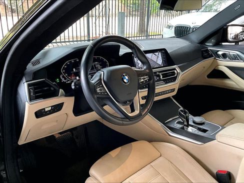 Used 2021 BMW 430i Coupe w/ Premium Package image 17