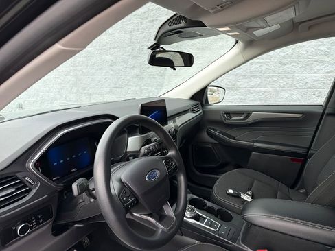 Used 2025 Ford Escape Active image 32