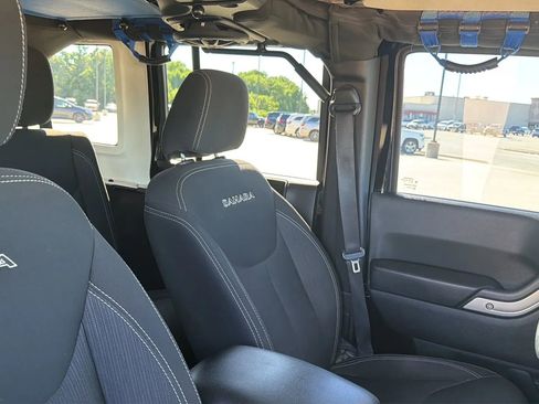 Used 2016 Jeep Wrangler Unlimited Sahara w/ Connectivity Group AWD/4WD image 71