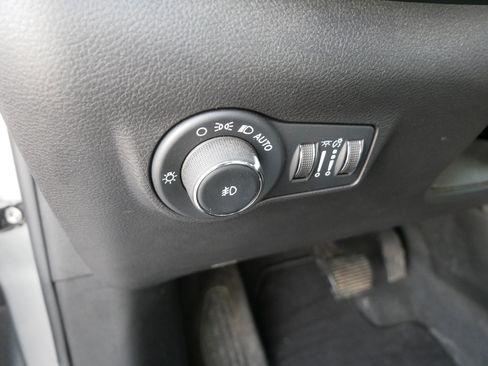 Used 2022 Jeep Compass Latitude image 23