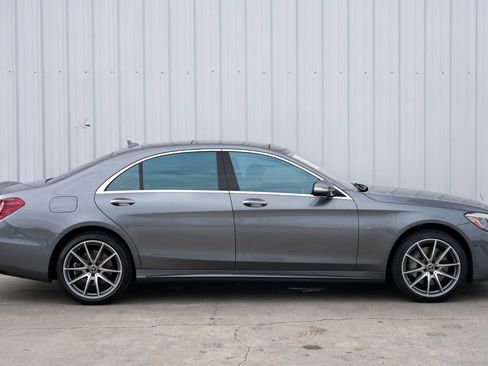 Used 2018 Mercedes-Benz S 560 Sedan image 54