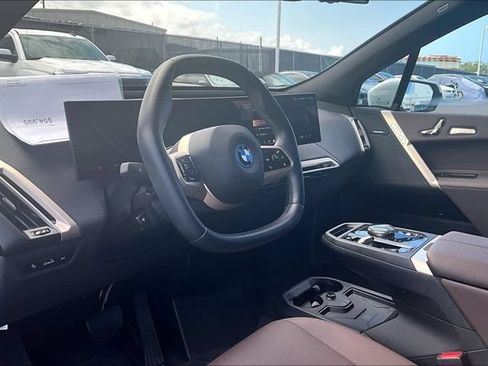Used 2024 BMW iX xDrive50 w/ Premium Package AWD/4WD image 12