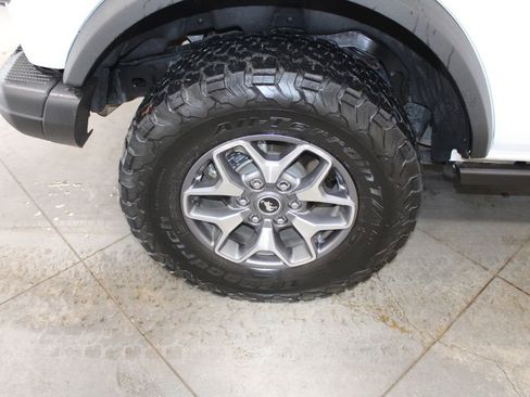 Used 2024 Ford Bronco Badlands image 60