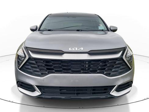 Used 2023 Kia Sportage LX image 2