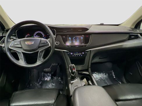 Used 2017 Cadillac XT5 Luxury image 23