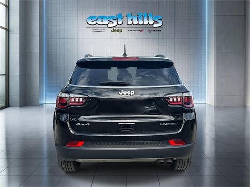 Certified 2022 Jeep Compass Limited image 4