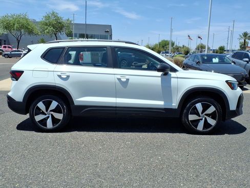 Certified 2025 Volkswagen Taos S AWD/4WD image 8