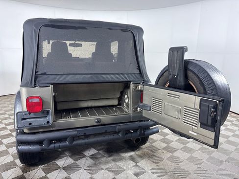 Used 2004 Jeep Wrangler Rubicon AWD/4WD image 25