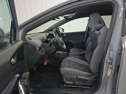 Used 2021 Volkswagen ID.4 Pro w/ ID.4 Protection Package (IPT) image 5