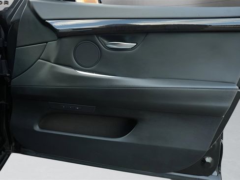 Used 2016 BMW 535i Gran Turismo xDrive image 32