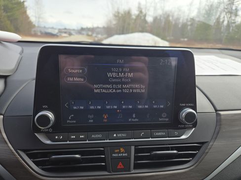 Used 2024 Nissan Altima 2.5 SV image 25