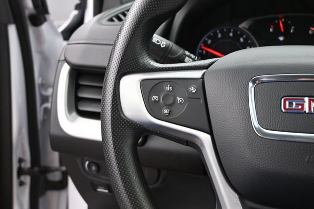 Used 2024 GMC Terrain SLE w/ Driver Convenience Package FWD image 28