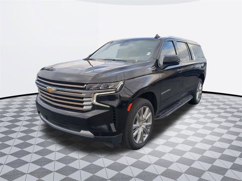Used 2023 Chevrolet Suburban High Country image 2