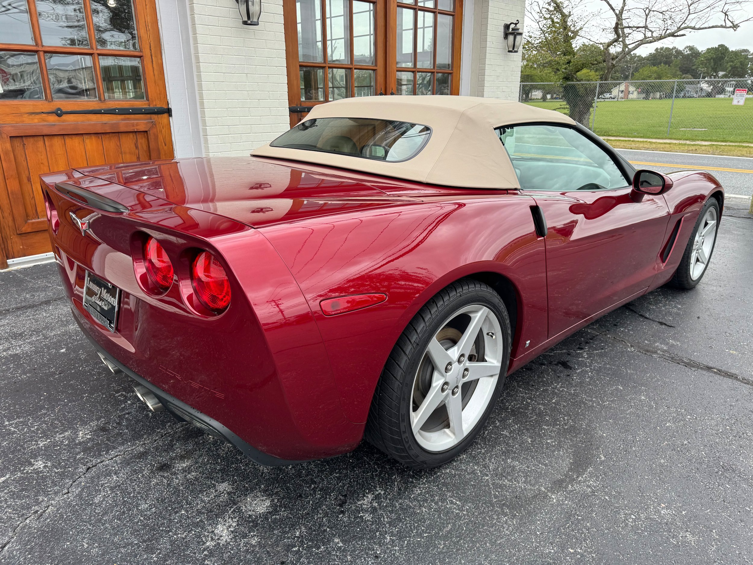 Used 2006 Chevrolet Corvette Convertible w/ Preferred Equipment Group RWD image 3