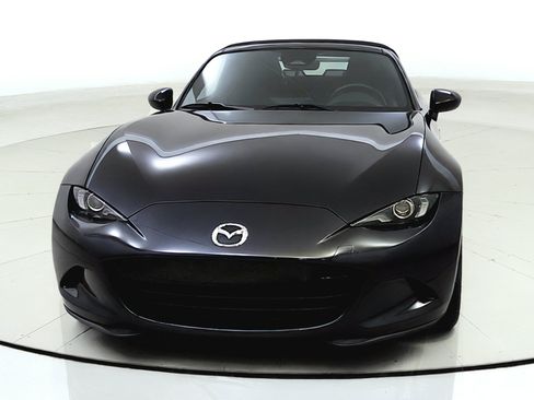 Used 2024 MAZDA MX-5 Miata Sport RWD image 2