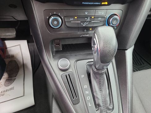 Used 2017 Ford Focus SE image 22