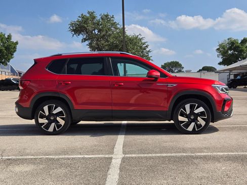 Used 2024 Volkswagen Taos SEL AWD/4WD image 3