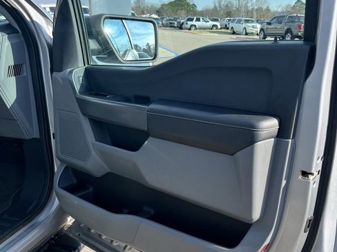 Used 2022 Ford F150 XLT w/ Trailer Tow Package image 9