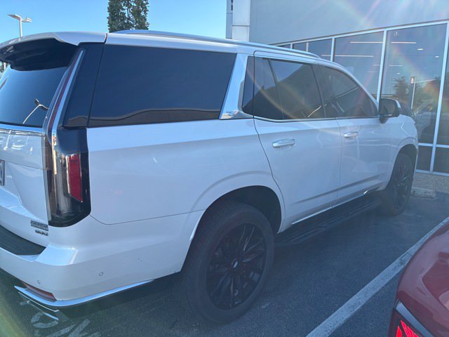 Used 2023 Cadillac Escalade Premium Luxury AWD/4WD image 3