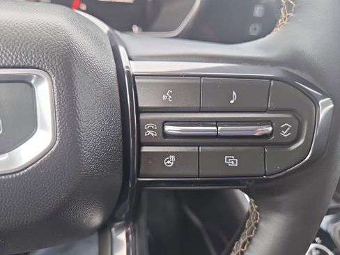 New 2026 GMC Canyon AT4 w/ AT4 Premium Package AWD/4WD image 16