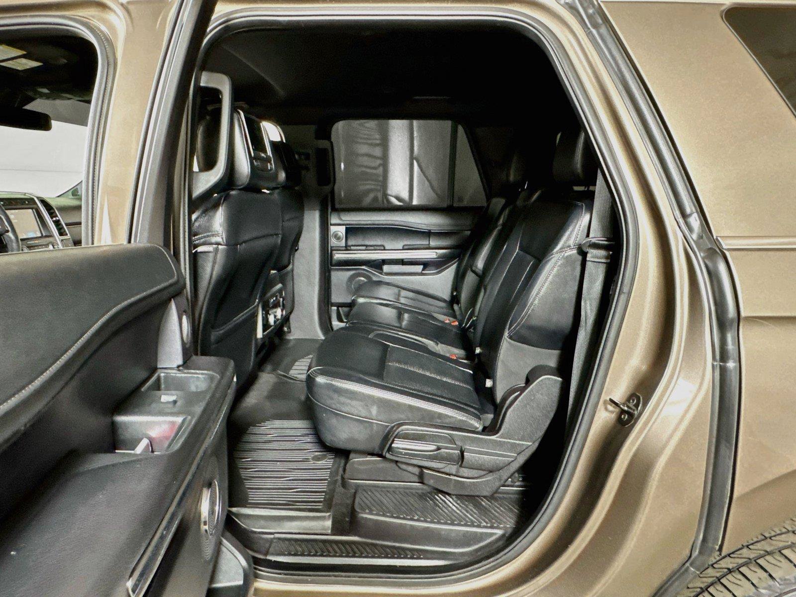 Used 2019 Ford Expedition Max XLT w/ Equipment Group 202A AWD/4WD image 22