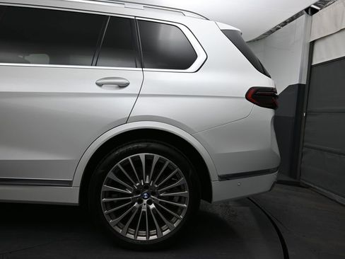 Used 2023 BMW X7 xDrive40i w/ Premium Package image 16