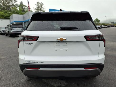 New 2026 Chevrolet Equinox LT w/ Convenience Package II AWD/4WD image 6