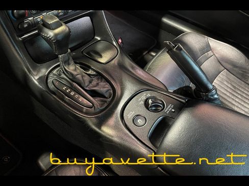 Used 2002 Chevrolet Corvette Coupe w/ Preferred Equipment Group2 image 16