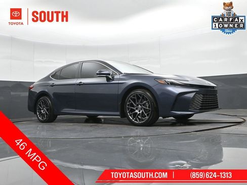 Used 2026 Toyota Camry XLE FWD image 40
