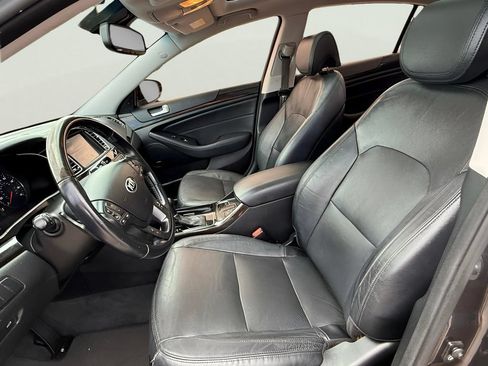 Used 2016 Kia Cadenza Premium FWD image 30