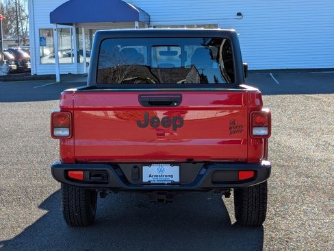 Used 2022 Jeep Gladiator Willys image 4