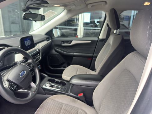 Used 2022 Ford Escape SE FWD image 4