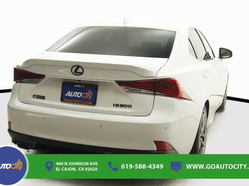 Used 2019 Lexus IS 300 F Sport w/ F Sport Package RWD image 10