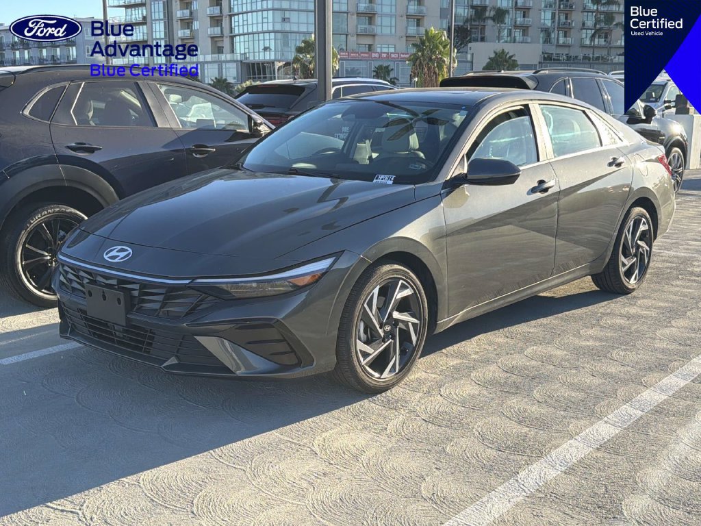 Used 2025 Hyundai Elantra Limited FWD image 16