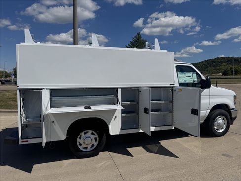 New 2026 Ford E-350 and Econoline 350 Super Duty w/ Power Equipment Group RWD image 9