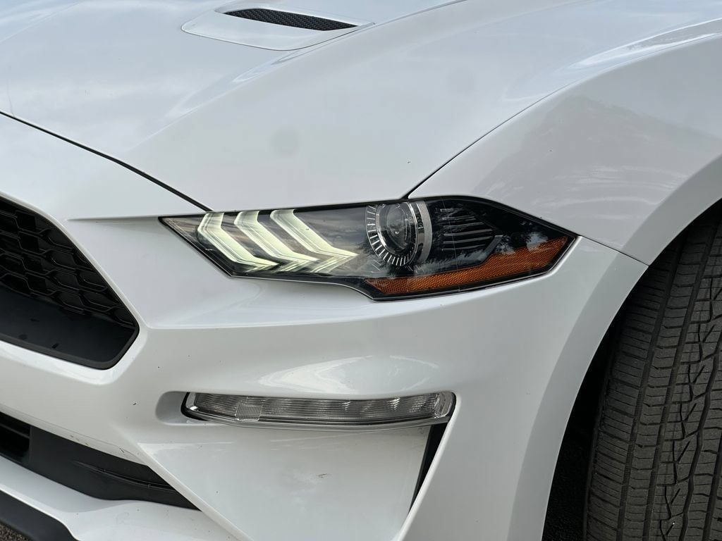 Used 2020 Ford Mustang Coupe RWD image 9