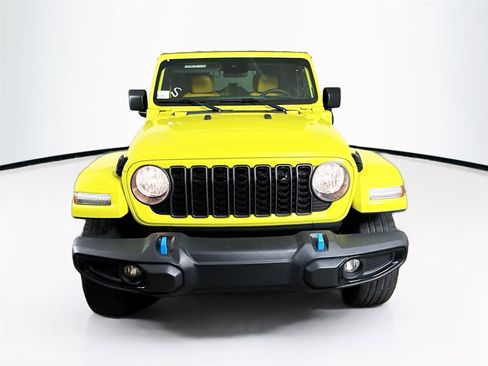 Used 2024 Jeep Wrangler Sport S image 9