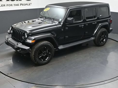Used 2023 Jeep Wrangler Unlimited Sahara AWD/4WD image 44