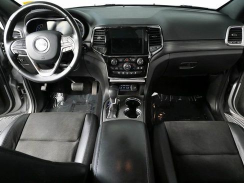 Used 2020 Jeep Grand Cherokee Altitude RWD image 19